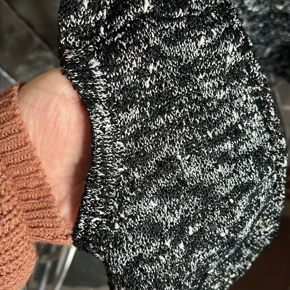 Ball of Cotton Open Front Hooded Cardigan Sweater - Picture 3 of 5